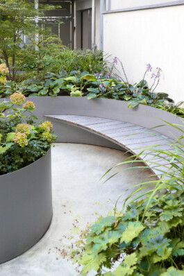 Strategically placed benches in Urban Oasis offer tranquil spots for relaxation in the city before matter, architecture & interior design studio Frankfurt am Main