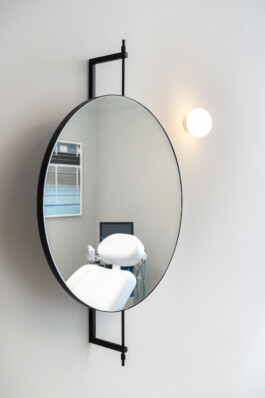 Bright treatment room at Guiollettstraße equipped with state-of-the-art medical technology before matter, architecture & interior design studio Frankfurt am Main