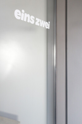 High-quality coffee beans and modern equipment at einszwei café before matter, architecture & interior design studio Frankfurt am Main